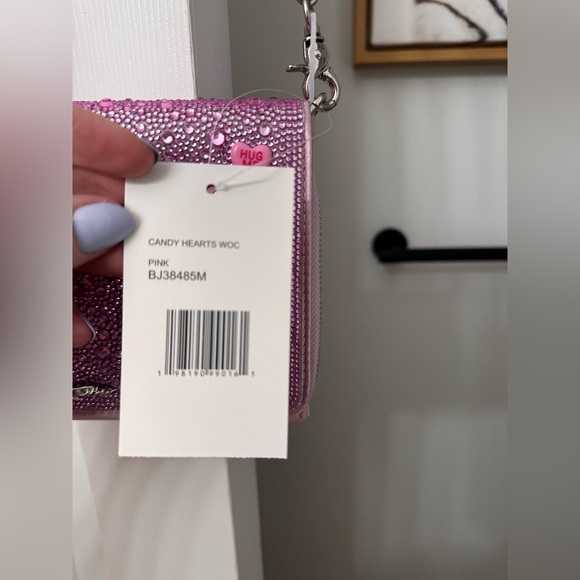 NWT💕V DAY! Betsey Johnson Candy Conversation Heart Crossbody removable strap - Picture 9 of 11